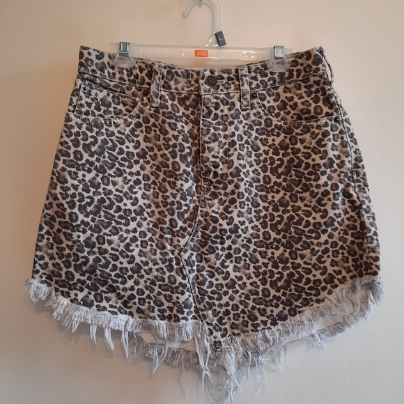 Free People We The Free Bailey Leopard Print Denim Skirt - Picture 3 of 9